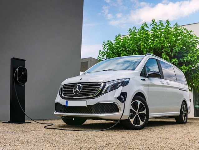 MERCEDES EQV