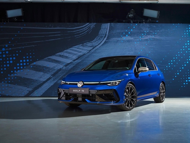 NUOVA VOLKSWAGEN GOLF