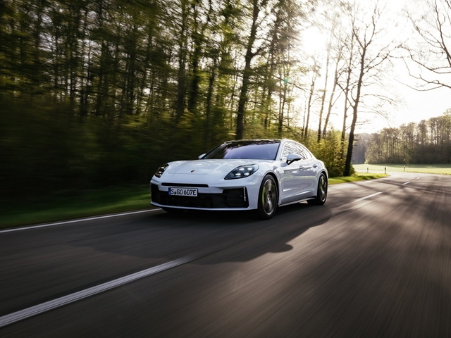 PORSCHE PANAMERA