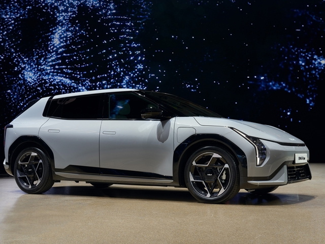 KIA EV4