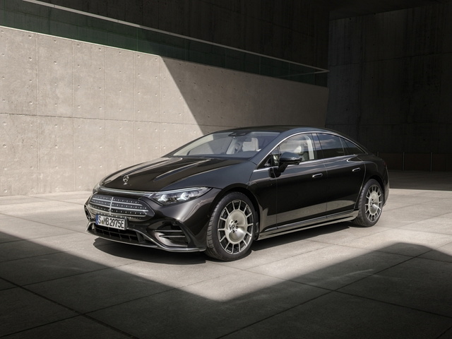 MERCEDES EQS