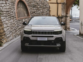JEEP® AVENGER e-HYBRID