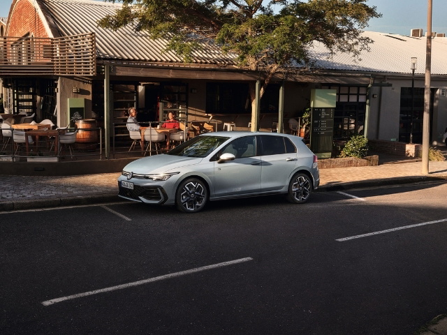 https://cdn-ic.caraffinity.it/big/FR-VOLKSWAGEN-GOLF-202411.JPG