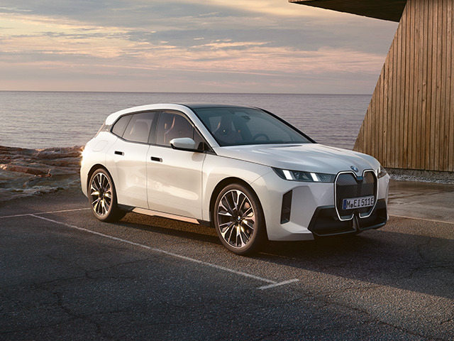 BMW iX